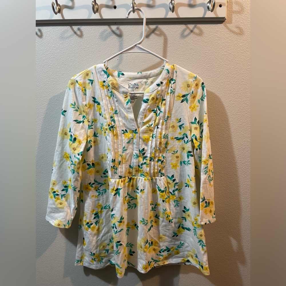 Croft and Barrow Size Small Floral Blouse